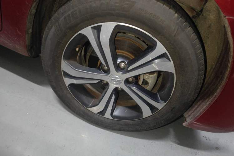 Used Nissan Tiida 2019 1.6L CVT Smart Drive Version China VI Standard Exterior 1
