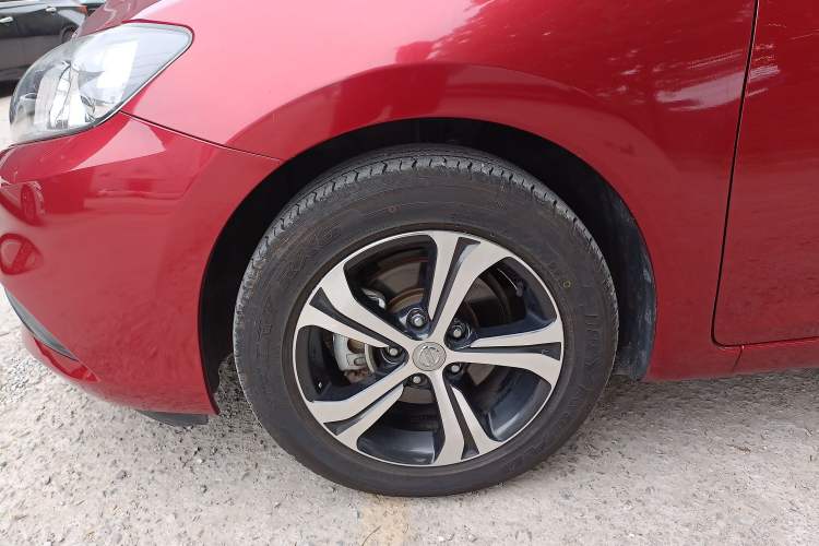 Used Nissan Tiida 2019 1.6L CVT Smart Drive Version China VI Standard Exterior 4