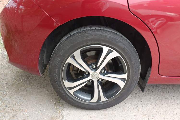 Used Nissan Tiida 2019 1.6L CVT Smart Drive Version China VI Standard Exterior 5