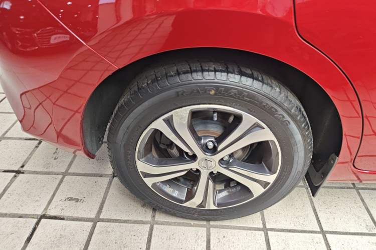 Used Nissan Tiida 2019 1.6L CVT Smart Drive Version China VI Standard Exterior 5