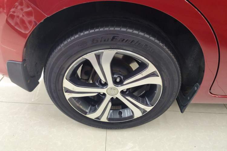 Used Nissan Tiida 2019 1.6L CVT Smart Drive Version China VI Standard Exterior 5