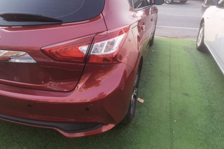 Used Nissan Tiida 2019 1.6L CVT Smart Drive Version China VI Standard Exterior 6