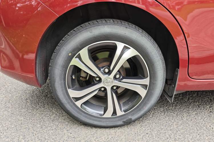 Used Nissan Tiida 2019 1.6L CVT Smart Drive Version China VI Standard Exterior 9