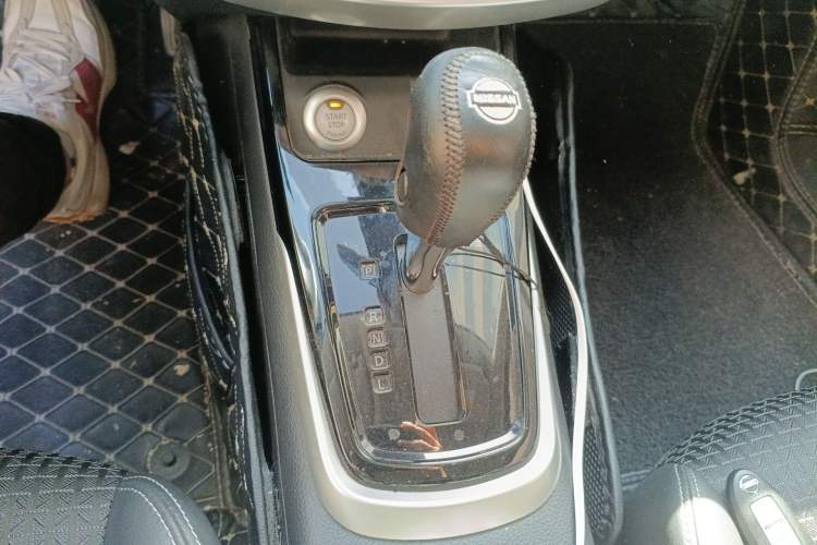 Used Nissan Tiida 2019 1.6L CVT Smart Drive Version China VI Standard Gear Lever