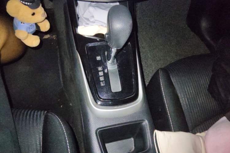 Used Nissan Tiida 2019 1.6L CVT Cool Edition China VI Standard Gear Lever