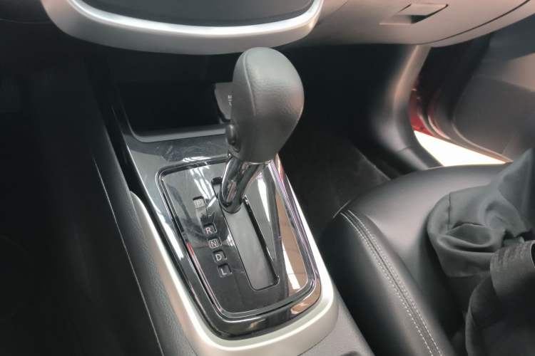 Used Nissan Tiida 2019 1.6L CVT Cool Edition China VI Standard Gear Lever