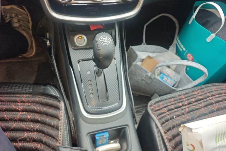Used Nissan Tiida 2019 1.6L CVT Smart Drive Version China VI Standard Gear Lever