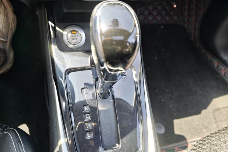 Used Nissan Tiida 2019 1.6L CVT Smart Drive Version China VI Standard Gear Lever