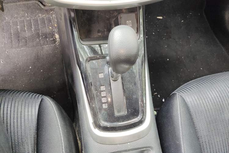 Used Nissan Tiida 2019 1.6L CVT Cool Edition China VI Standard Gear Lever