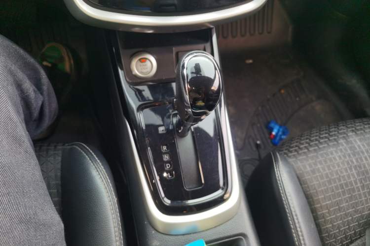 Used Nissan Tiida 2019 1.6L CVT Smart Drive Version China V Standard Gear Lever