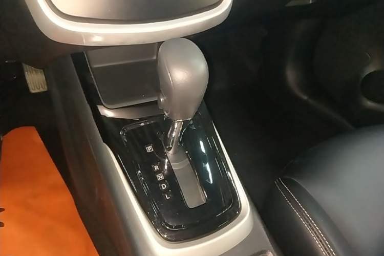 Used Nissan Tiida 2019 1.6L CVT Cool Edition China VI Standard Gear Lever