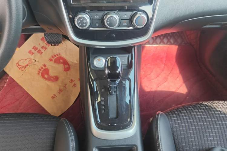 Used Nissan Tiida 2019 1.6L CVT Smart Drive Version China VI Standard Gear Lever