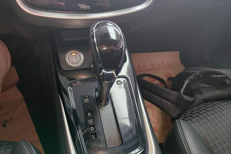 Used Nissan Tiida 2019 1.6L CVT Smart Drive Version China VI Standard Gear Lever