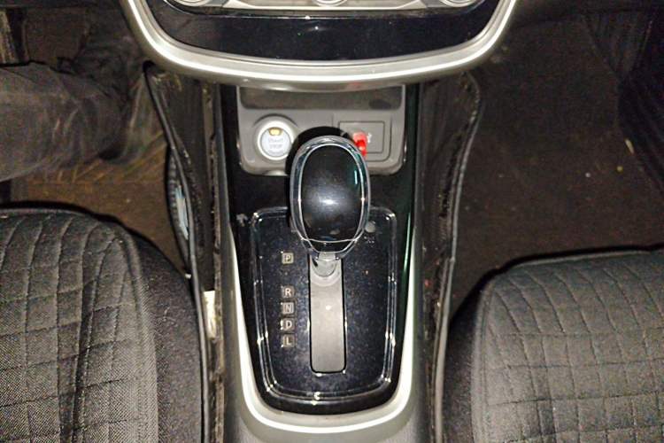 Used Nissan Tiida 2019 1.6L CVT Smart Drive Version China VI Standard Gear Lever