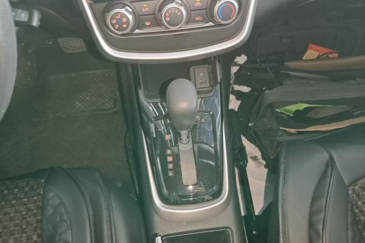 Used Nissan Tiida 2019 1.6L CVT Cool Dynamic Version China V Standard Gear Lever