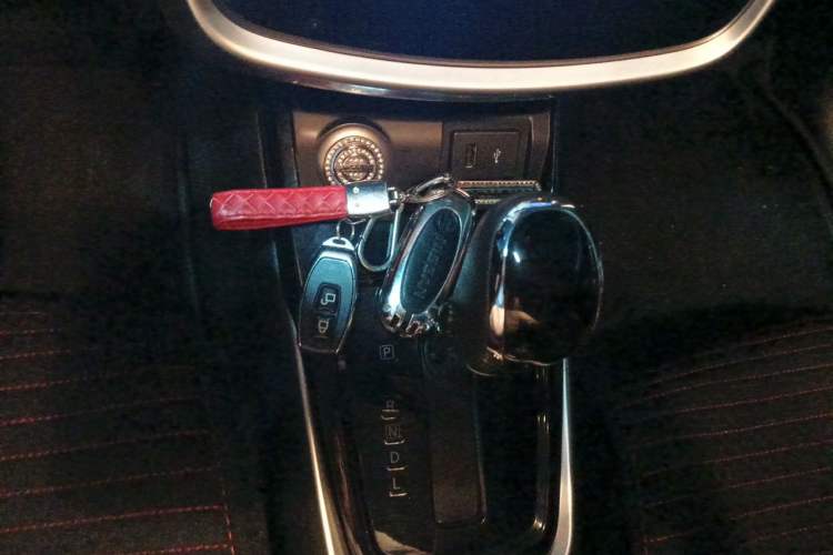 Used Nissan Tiida 2019 1.6L CVT Smart Drive Version China VI Standard Gear Lever