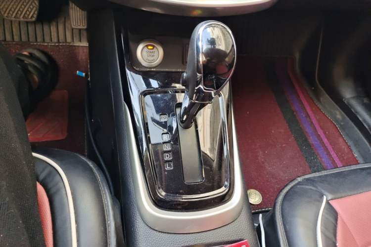 Used Nissan Tiida 2019 1.6L CVT Smart Drive Version China VI Standard Gear Lever