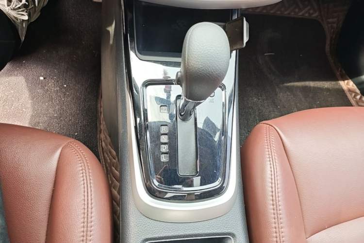 Used Nissan Tiida 2019 1.6L CVT Cool Edition China VI Standard Gear Lever