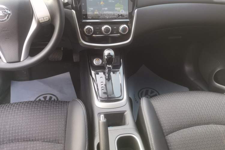 Used Nissan Tiida 2019 1.6L CVT Smart Drive Version China VI Standard Gear Lever
