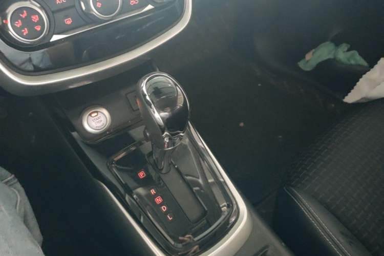 Used Nissan Tiida 2019 1.6L CVT Smart Drive Version China VI Standard Gear Lever
