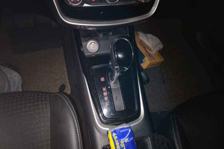 Used Nissan Tiida 2019 1.6L CVT Smart Drive Version China VI Standard Gear Lever