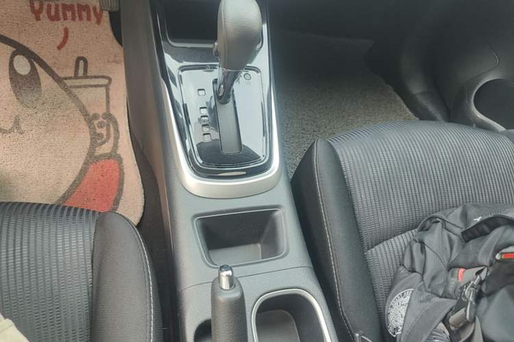 Used Nissan Tiida 2019 1.6L CVT Cool Edition China VI Standard Gear Lever