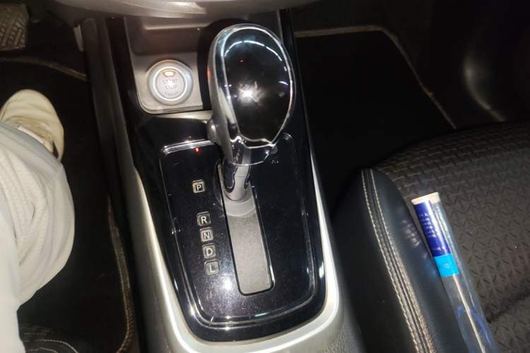 Used Nissan Tiida 2019 1.6L CVT Smart Enjoyment Version China VI Standard Gear Lever