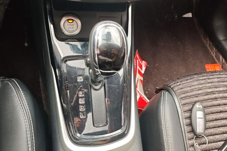 Used Nissan Tiida 2019 1.6L CVT Smart Drive Version China VI Standard Gear Lever