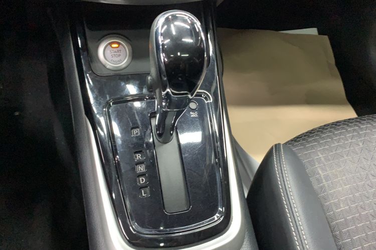 Used Nissan Tiida 2019 1.6L CVT Smart Drive Version China VI Standard Gear Lever