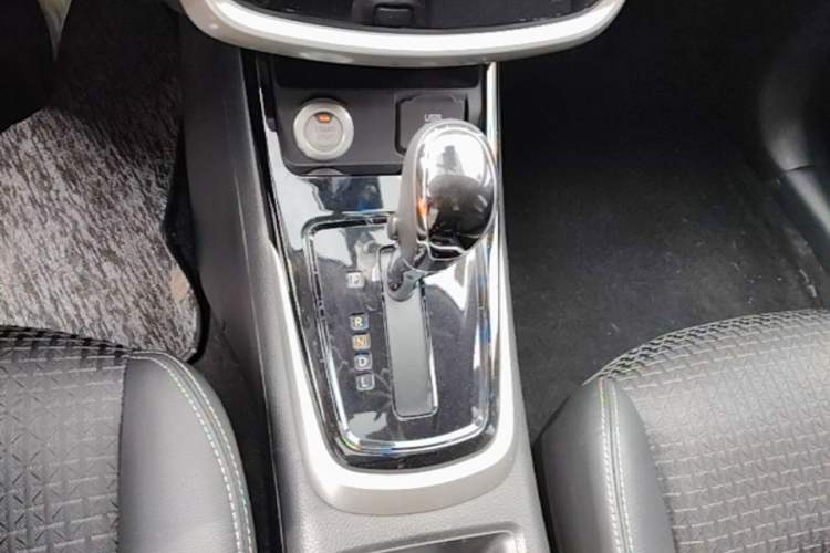Used Nissan Tiida 2019 1.6L CVT Smart Drive Version China VI Standard Gear Lever