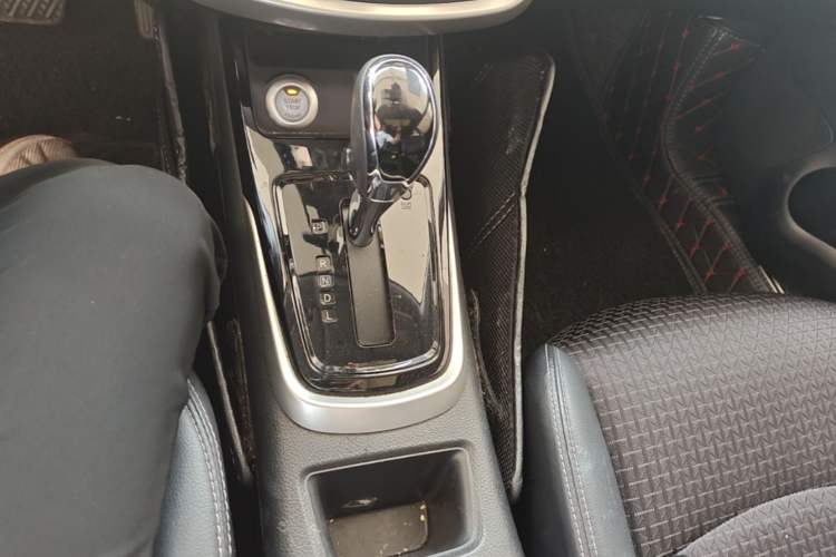 Used Nissan Tiida 2019 1.6L CVT Smart Drive Version China VI Standard Gear Lever