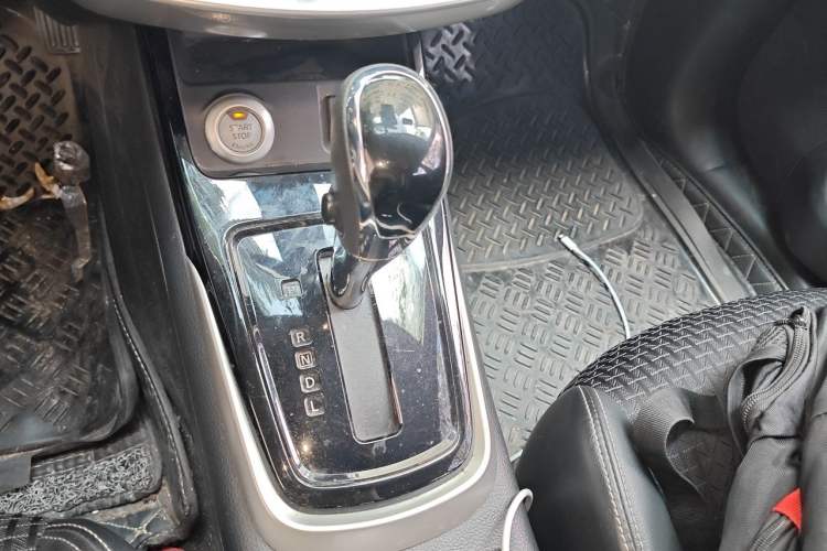 Used Nissan Tiida 2019 1.6L CVT Smart Drive Version China VI Standard Gear Lever