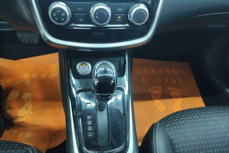 Used Nissan Tiida 2019 1.6L CVT Smart Drive Version China VI Standard Gear Lever