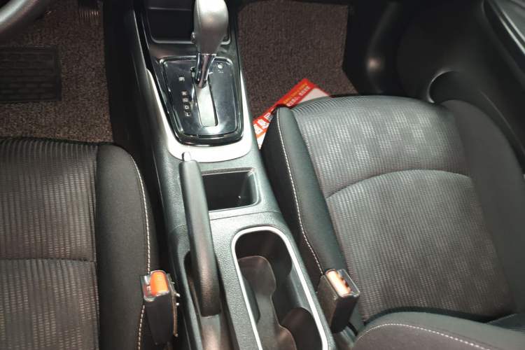 Used Nissan Tiida 2019 1.6L CVT Cool Edition China VI Standard Gear Lever