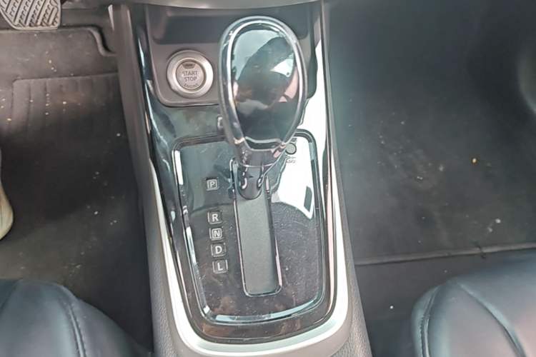 Used Nissan Tiida 2019 1.6L CVT Smart Drive Version China VI Standard Gear Lever