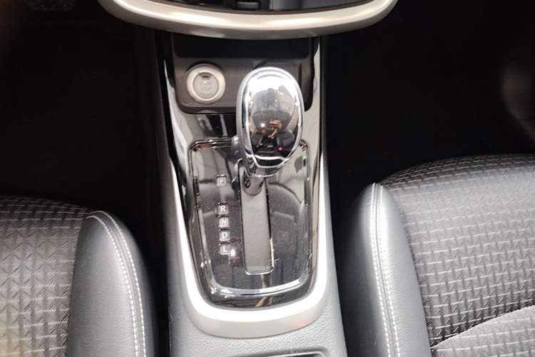 Used Nissan Tiida 2019 1.6L CVT Smart Drive Version China VI Standard Gear Lever