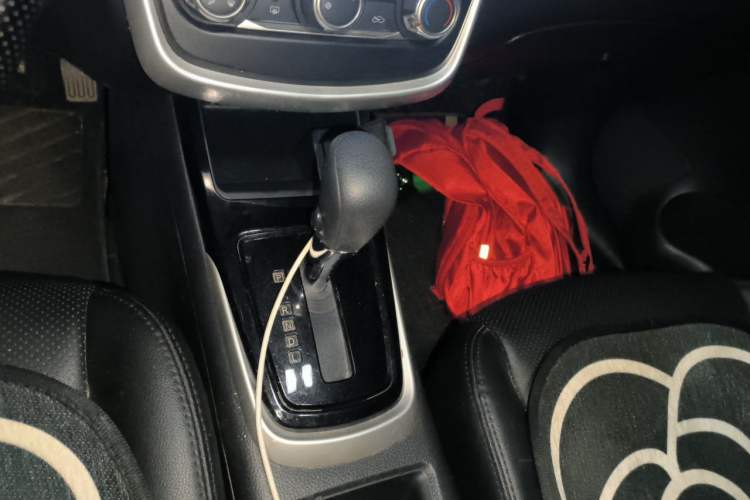 Used Nissan Tiida 2019 1.6L CVT Cool Edition China VI Standard Gear Lever