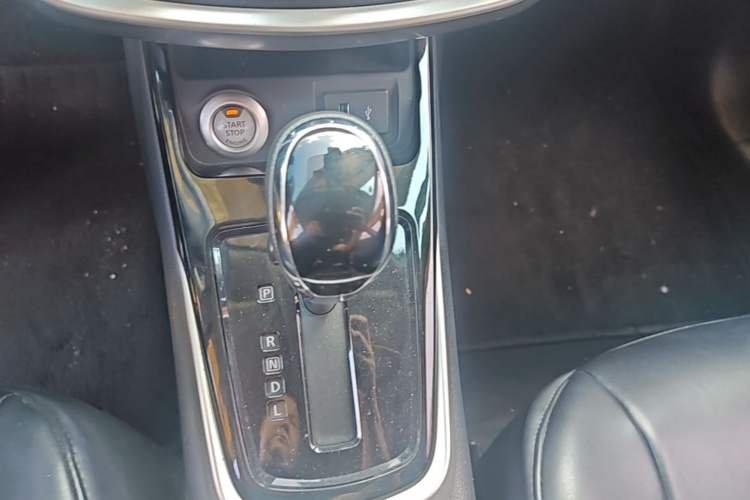 Used Nissan Tiida 2019 1.6L CVT Smart Drive Version China VI Standard Gear Lever
