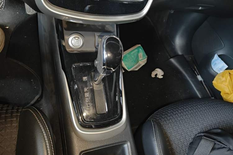 Used Nissan Tiida 2019 1.6L CVT Smart Drive Version China VI Standard Gear Lever