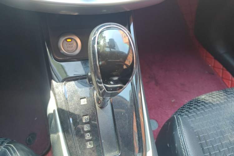 Used Nissan Tiida 2019 1.6L CVT Smart Drive Version China VI Standard Gear Lever