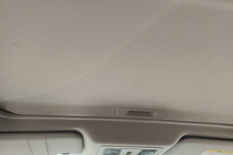 Used Nissan Tiida 2019 1.6L CVT Smart Drive Version China VI Standard Headliner