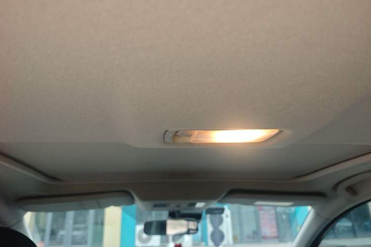 Used Nissan Tiida 2019 1.6L CVT Smart Drive Version China VI Standard Headliner