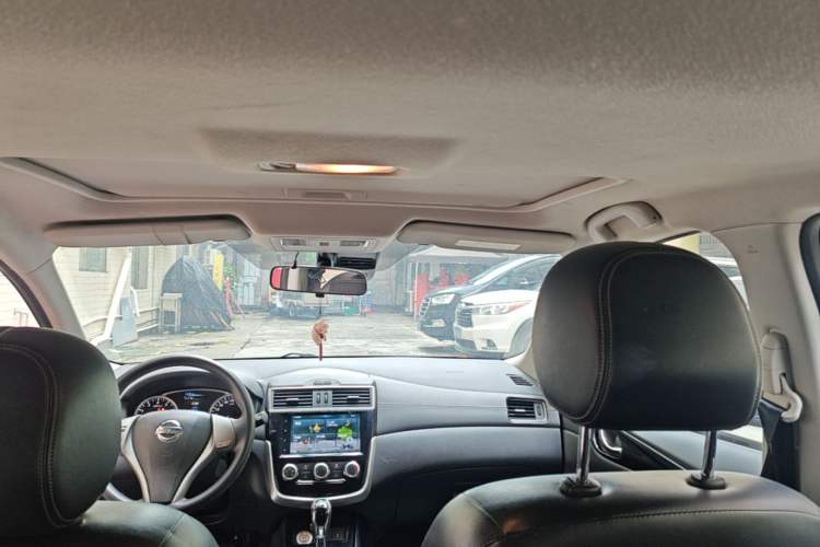 Used Nissan Tiida 2019 1.6L CVT Smart Drive Version China VI Standard Headliner