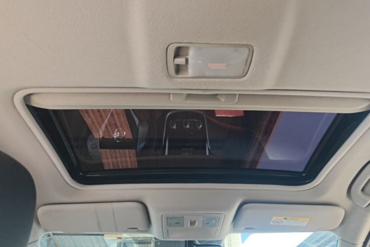 Used Nissan Tiida 2019 1.6L CVT Smart Drive Version China VI Standard Headliner