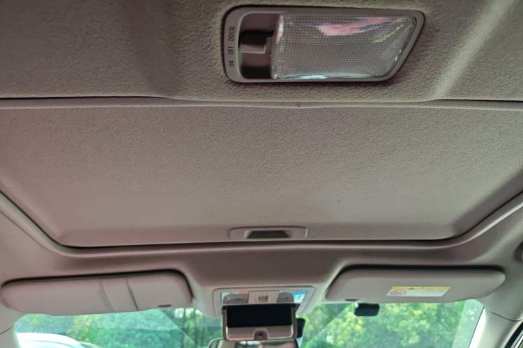 Used Nissan Tiida 2019 1.6L CVT Smart Drive Version China VI Standard Headliner