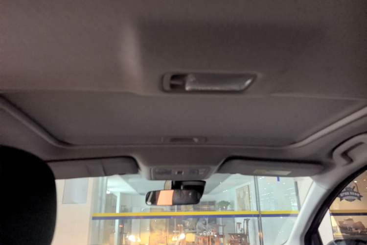 Used Nissan Tiida 2019 1.6L CVT Smart Drive Version China VI Standard Headliner