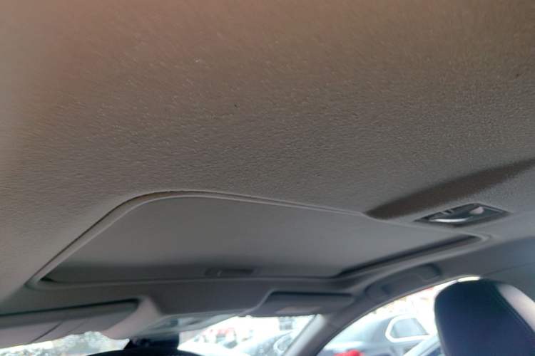 Used Nissan Tiida 2019 1.6L CVT Smart Drive Version China VI Standard Headliner