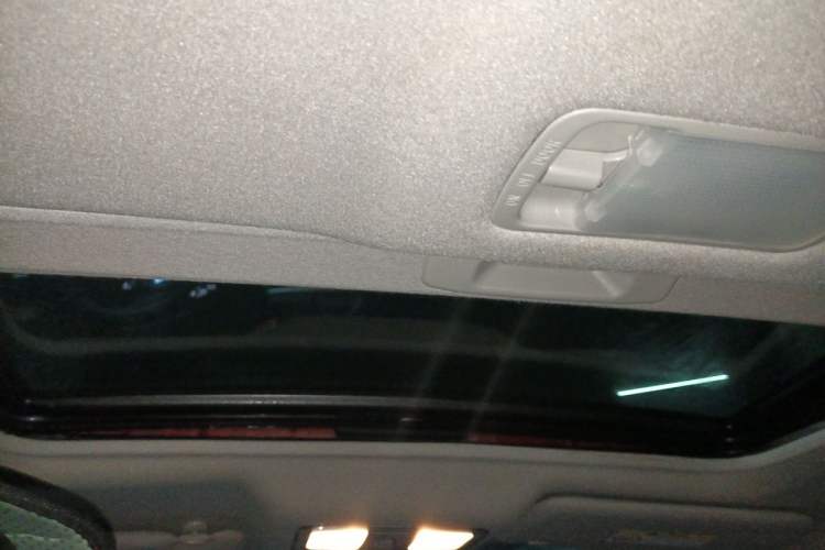 Used Nissan Tiida 2019 1.6L CVT Smart Drive Version China VI Standard Headliner