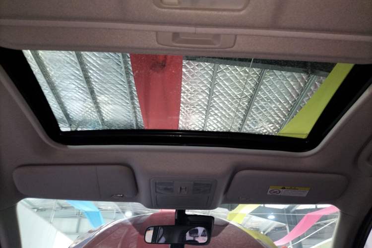 Used Nissan Tiida 2019 1.6L CVT Smart Drive Version China VI Standard Headliner