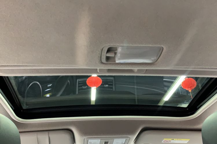 Used Nissan Tiida 2019 1.6L CVT Smart Drive Version China VI Standard Headliner
